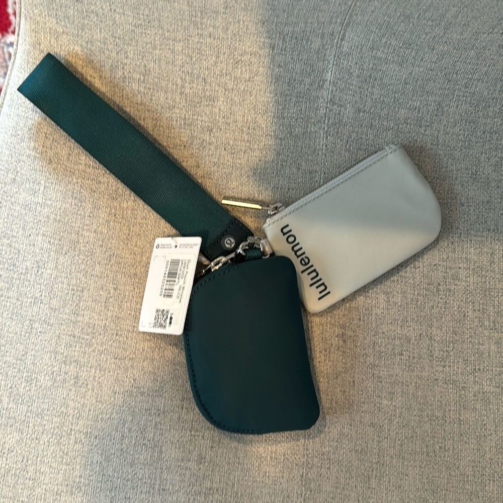 New Lululemon Casual Dual pouch wristlet
